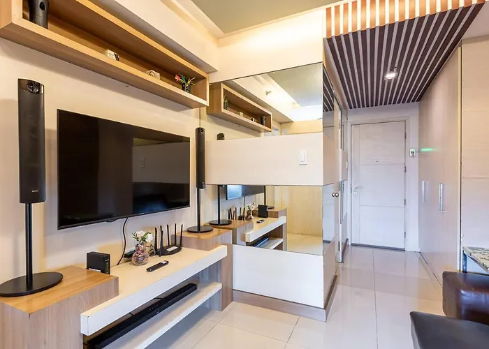 2br At Moa - 14th Floor -sleeps 6 - Sea Residences *