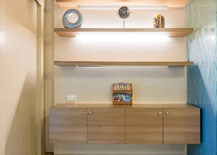 2br At Moa - 14th Floor -sleeps 6 - Sea Residences *