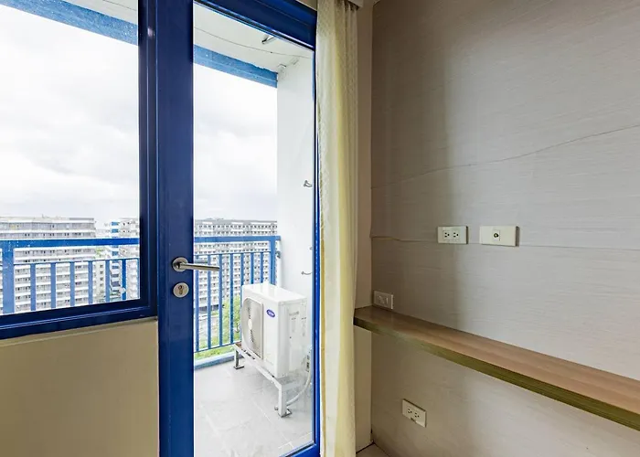 2br At Moa - 14th Floor -sleeps 6 - Sea Residences Manila
