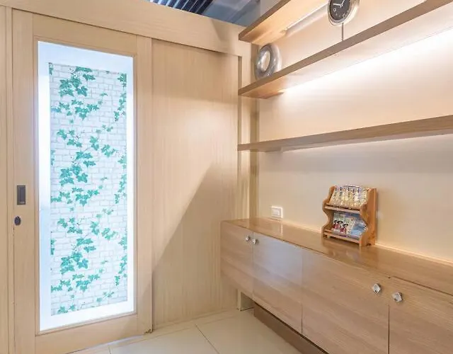 Apartment 2br At Moa - 14th Floor -sleeps 6 - Sea Residences Manila