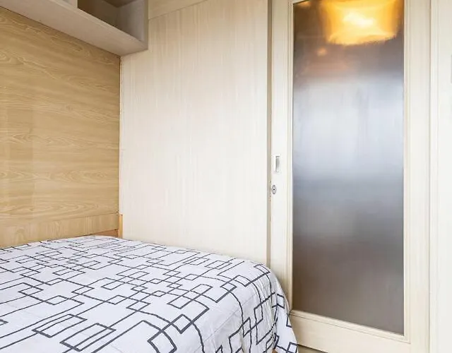 2br At Moa - 14th Floor -sleeps 6 - Sea Residences * Manila